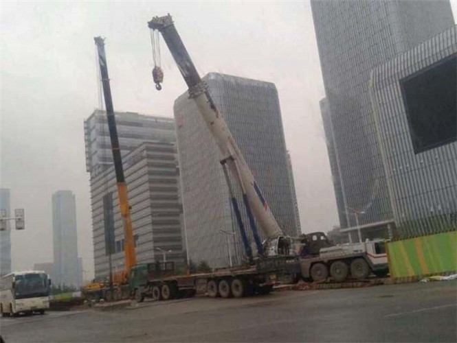 红谷滩区25吨吊车能吊多重设备？