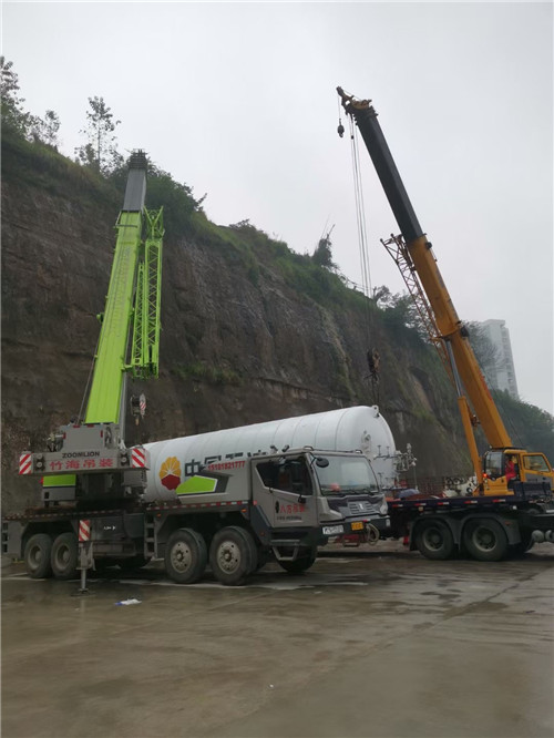 红谷滩区“不怕风雨冻”—— 吊车的 “恶劣环境适应” 技术